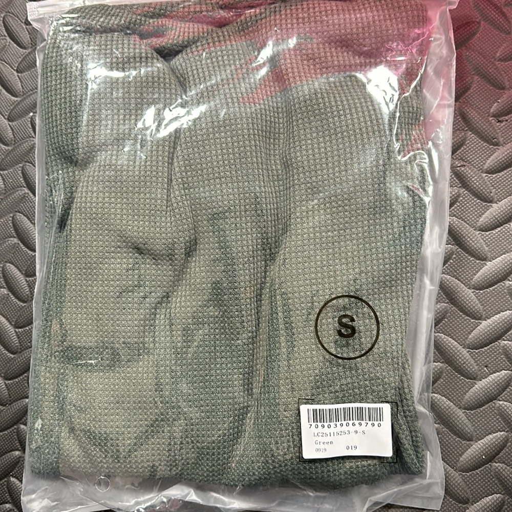 New - Shewin - Green Plain Waffle Knit Bishop Sleeve Square Neck Top - Picture 10 of 10